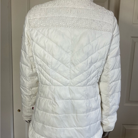 Bernardo Primaloft womens Size Medium puffer jacket White Lace Trim Detail - Picture 2 of 13
